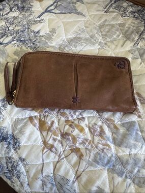 Brown Leather Zip Wallet for Women - Unbranded